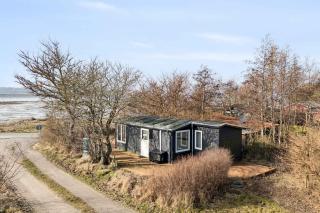 Little Gem With A View Of The Water - 9