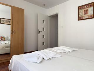 Sunny 2-Bedroom Apartment in complex Lina - 8