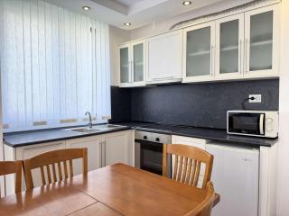 Sunny 2-Bedroom Apartment in complex Lina - 5