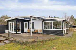 Active Holiday In Large Home With Garden - 9
