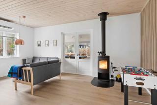 Active Holiday In Large Home With Garden - 7