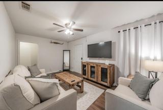 Close To Stockyards - Sleeps 8- Pets Welcome - 0