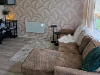 Home on the Broads Just Renovated - 1