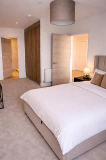 Two Bedroom - Luxury Manchester City Stay - Skyline Views - 4