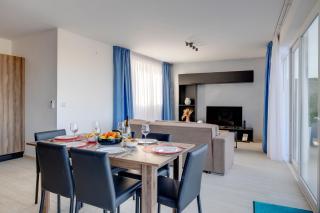 Superlative 3BR Penthouse, Private Pool and Views - 5