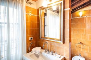 The Golden Suite , Cathedral View - 9