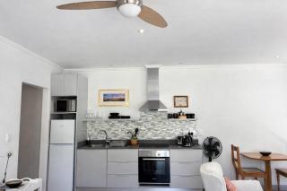 Brackenridge Garden Cottage - 4