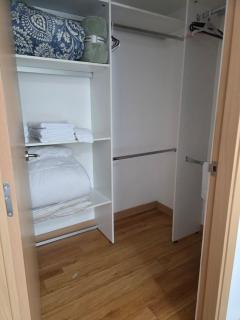 Blissful Breeze Retreat with Pool&Workspace-10 min from Airport - 4