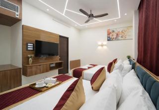 Hotel SVR Grand - 1