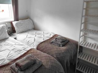 Home on the Broads Just Renovated - 5