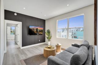 Large 4BD 2BA Getaway in South Beach Block from the Beach 405 - 0