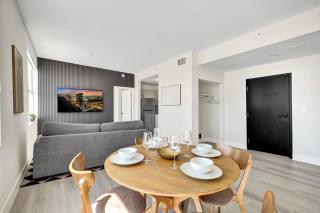 Cozy Collins Ave Gem One Block from the Beach 403 - 5