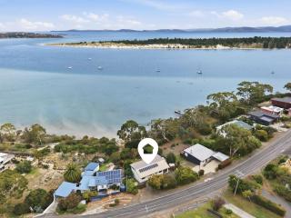 Seagrass Coastal Retreat with direct beach access - 6