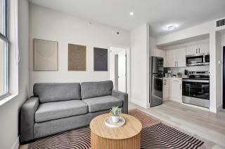 Prime South Beach Condo Block from the Ocean 406 - 4