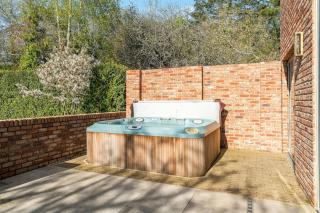 Apple Grove - Hot Tub, Sauna, Virtual Golf and Gym! - 6