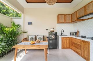 3BR Bali Retreat 2 Pool Villas Near Green School - 8