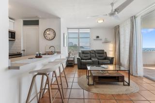 Beachfront apt with amazing views - 7