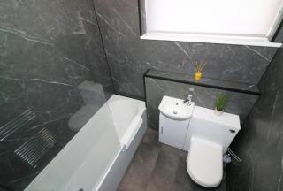 Free Parking -Sleeps 3-1 Bedroom -Brand New - 2