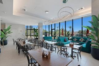 Southport Luxury and View New 2B with Parking and Wifi - 3