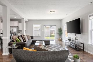 Modern Home Near Broad Ripple - 4