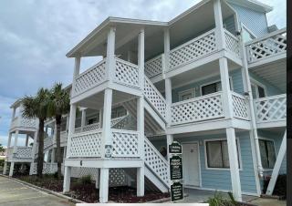 Renovated Condo 2BR 3 min Walk to Beach - 6