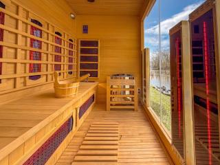 The Whispering Willow Sactuary on the Chain O Lakes - 5
