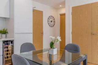 #76 Communication Suite, Birmingham Central - sleeps 2- Perfect for Business traveler and Couples - 9
