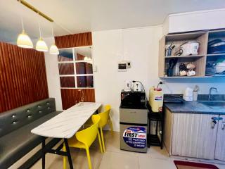 Mamby Gray's Place Balcony, Karaoke ,Wifi,Netflix &Kitchen - Imus - 1