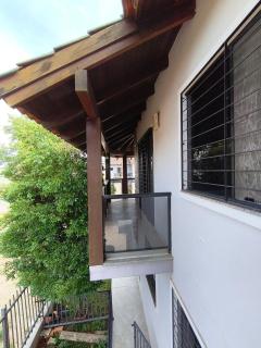 Linda casa central, com piscina aquecida e mesa de sinuca! - 2