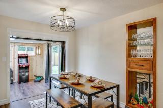Relax in University Place - Sleeps 5 - Game Room - 3