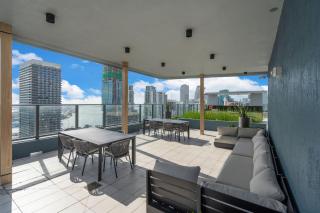 Brand New Downtown Studio - Prime Location - 2