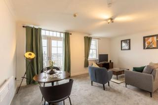 Spacious 1 Bed Whitehaven Apartment with Sea Views - 4