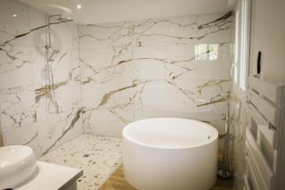 L EVEA GITE DE CHARME Piscine intérieure et spa - 6
