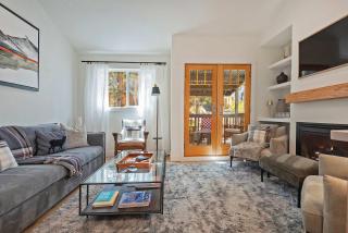 Duel King Suites-2Bed3Bath-2 FP's-HotTub-Old Town - 8