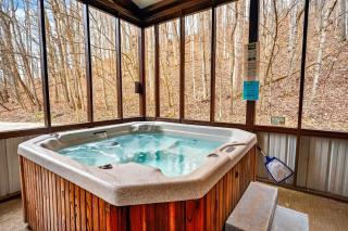 Creekside Hideaway - 2