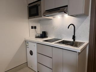 Amara Blvd 1BR Balcony Cozy Living Room 106 - 8