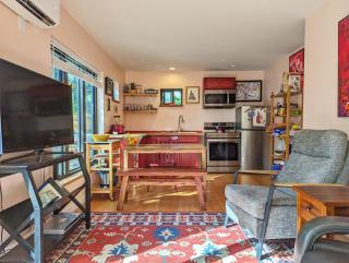 $800 Weekly | $2750 Monthly | Renovated Tinyhome! - 5