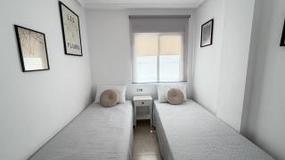 Del Cura Apartments with Balcony & Pool - 6