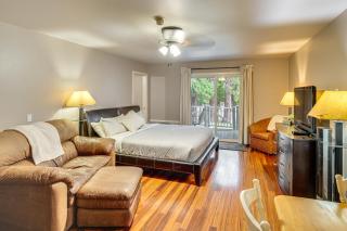 Walkable Lake Escape! Elkhart Lake Condo - 7