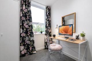 KGV Stays Millbrook Executive Smart Corporate Apartment with Excellent City Links - 0