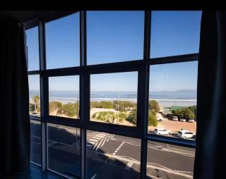 Oceanfront Elegance - 6