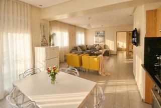 Cozy Central - Gym & Spa Services - 9