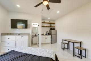 SPI Stay in Entertainment District, Pets Welcome! - 4