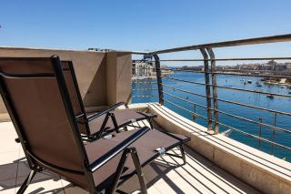 Central Sliema PH with Terrace 3 Bed & Views - 6