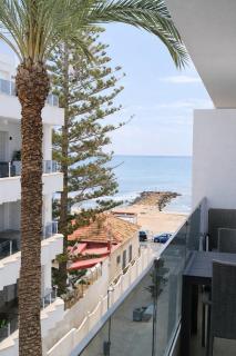 Sunny Waves Apt 3BR, 2BATHS, AC and Heated POOL - 2