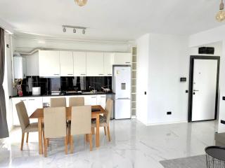 Koya Residence Mamaia Lake & Beach - 5