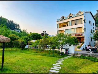 NAIYI Forest Park Resort - 9