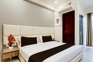 Super Townhouse Hotel Sec- 54 Golf Course Road - 8