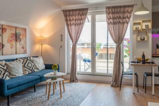 Charming Studio with Parking - 5min to the Beach - 0