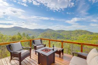 Escape w/ Hot Tub, Mtn Views: 5 Mi to Urban Trail - 0